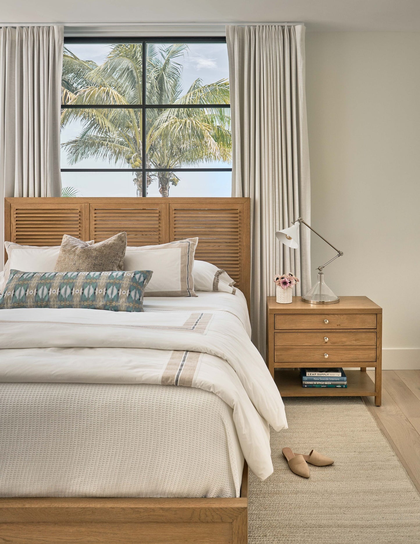 Weekender Queen Bed