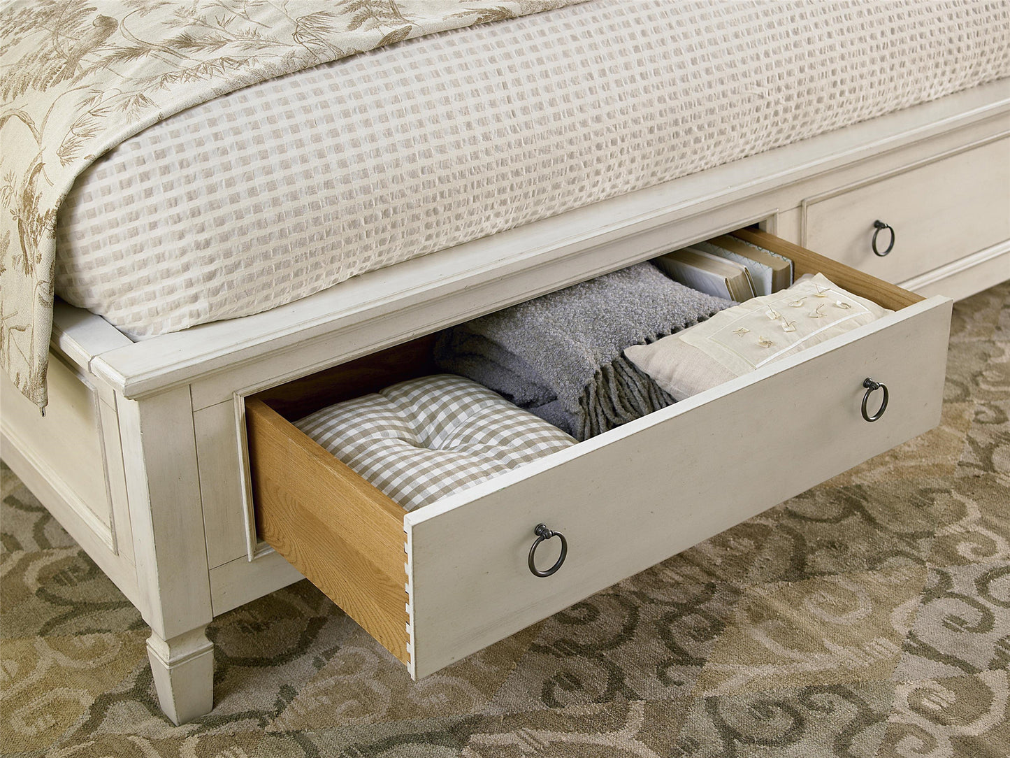 Summer Hill Storage Bed