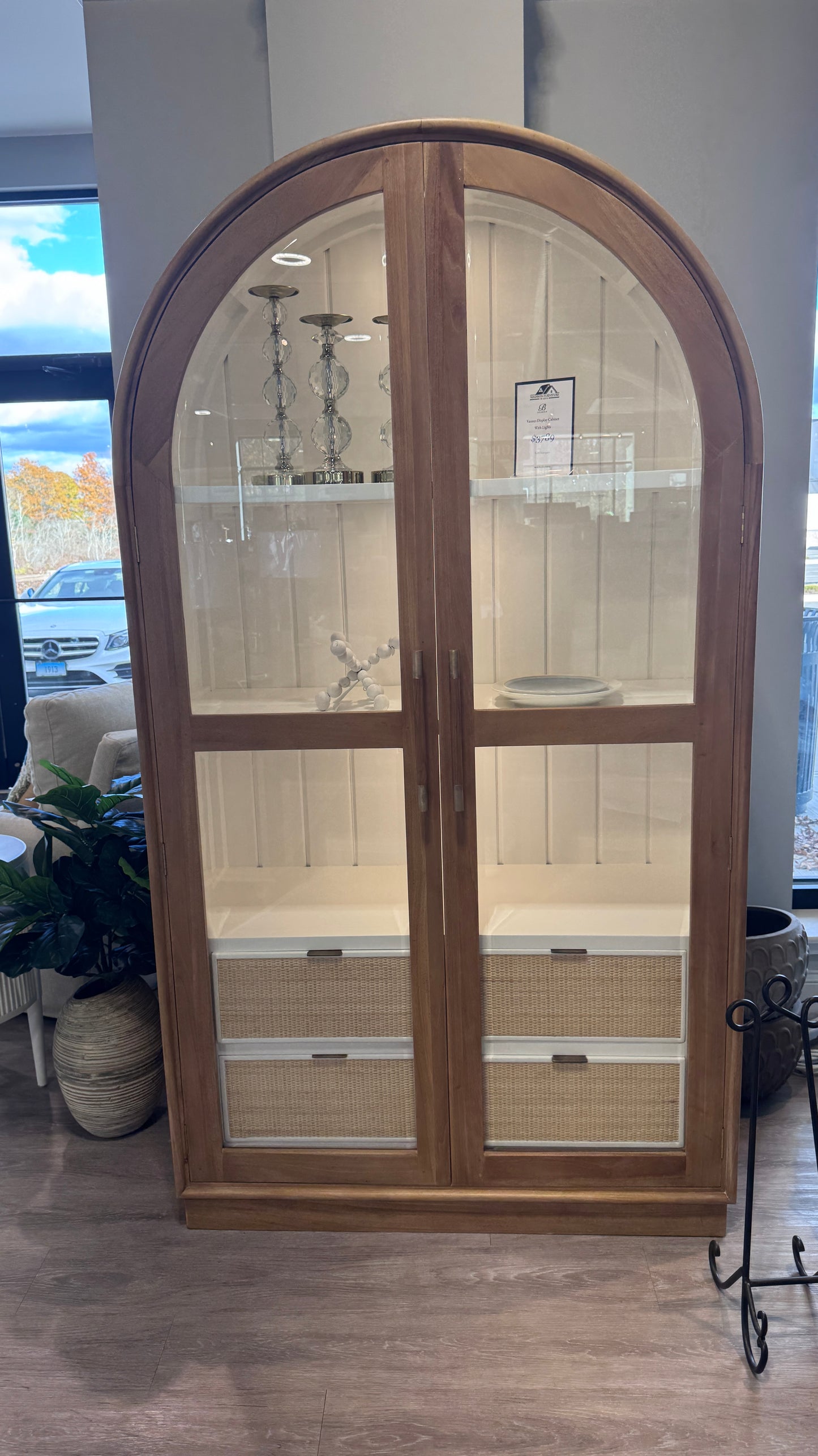 Vannes Display Cabinet with 3 LED